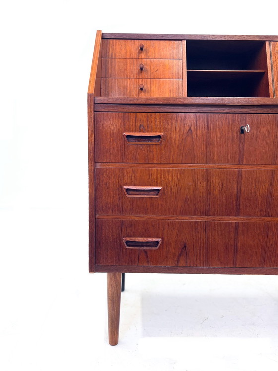 Image 1 of Deense secretaire