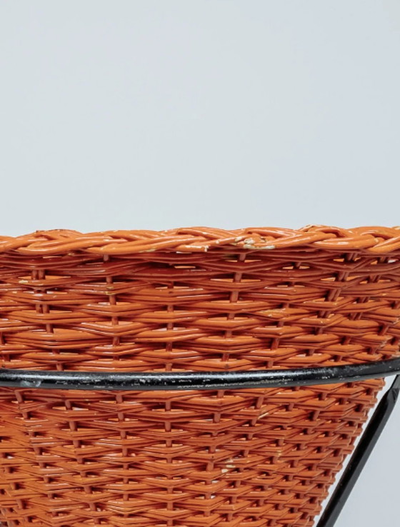 Image 1 of Oranje Vintage Conische Mand Met Stalen Onderstel