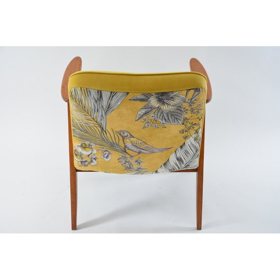 Image 1 of Vintage fauteuil 366 gesigneerd J.Chierowski in gele kleur met vogels