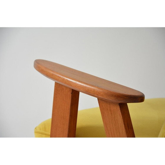 Image 1 of Vintage fauteuil 366 gesigneerd J.Chierowski in gele kleur met vogels