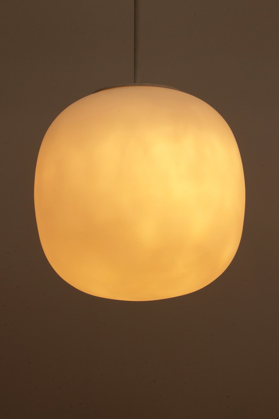 Image 1 of Glashutte Limburg Zeer Grote Witte hanglamp, 1960