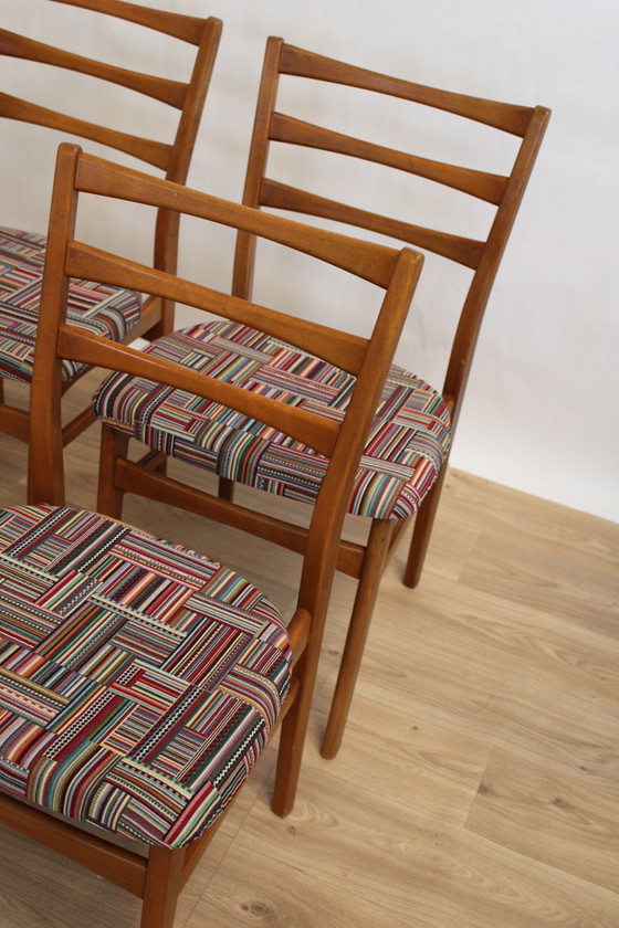 Image 1 of 4 vintage eiken stoelen opnieuw bekleed 1960 Zweden