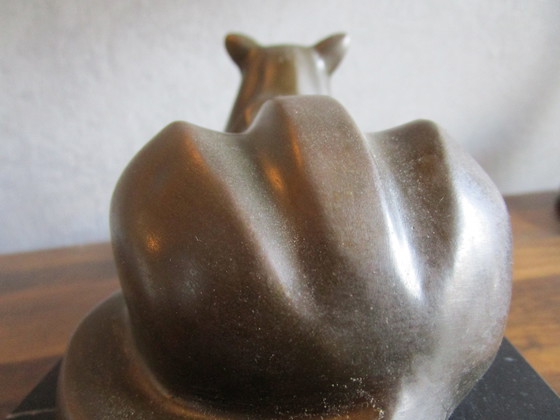 Image 1 of Bronzen Rustende Leeuwin,Artdeco