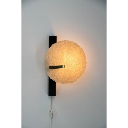 Vintage geometrische wandlamp van zwart metaal en hars van Pokrok Zilina, 1960