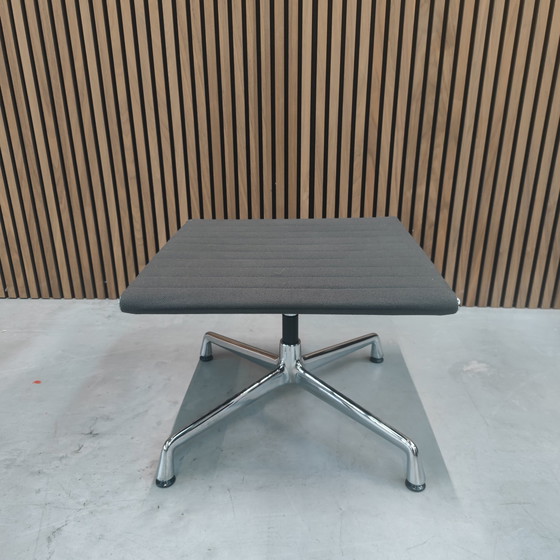 Image 1 of Vitra Ea 124 Ottoman Grijs