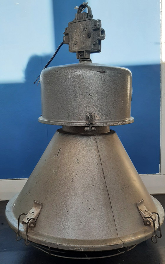 Image 1 of Zaklady Metalowe fabriekslamp