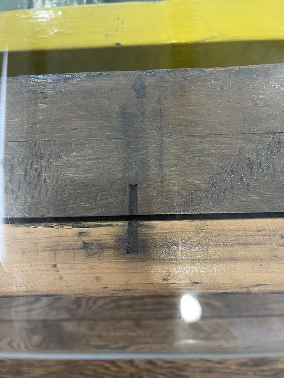 Image 1 of Unieke industriÃ«le tafel gemaakt van hout negatieve mal van locomotiefmotor