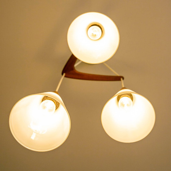 Image 1 of Scandinavische teak opaline 1960 Louis Kalf boemerang hanglamp