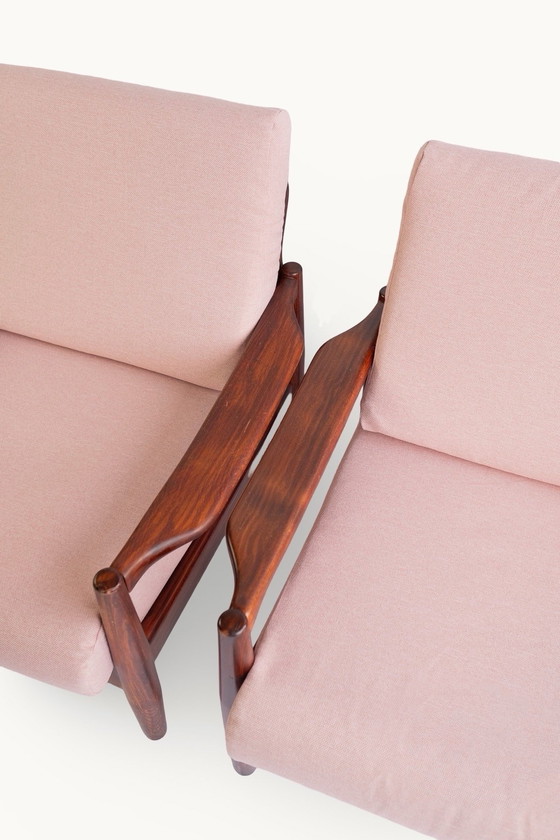 Image 1 of 2X Vintage Mid Century Modern Teakhouten Fauteuils Met Roze Bekleding