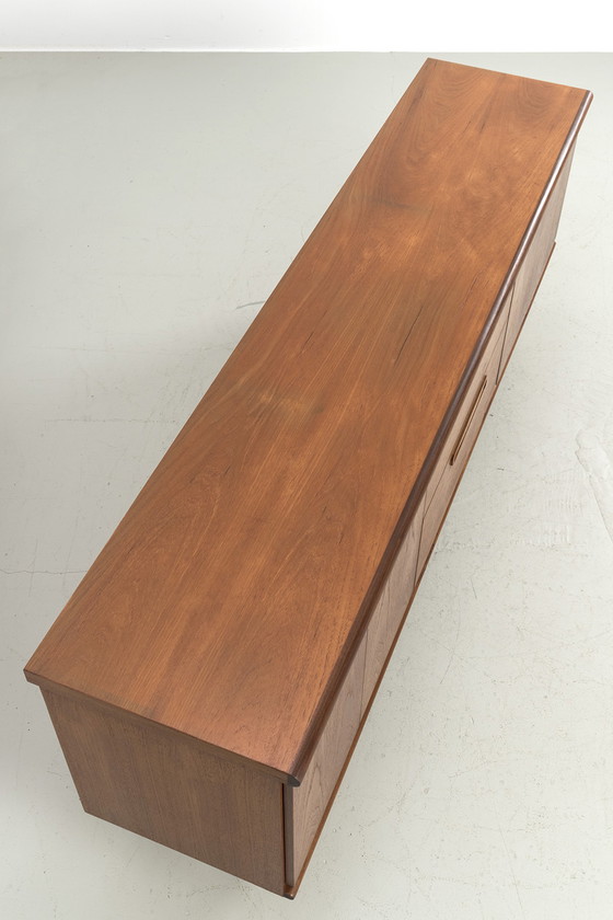 Image 1 of Vintage Meredew dressoir