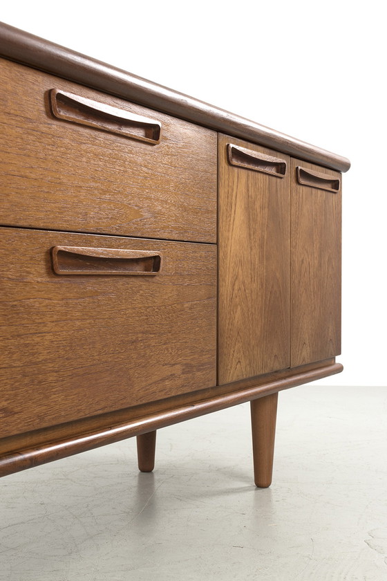 Image 1 of Vintage Meredew dressoir