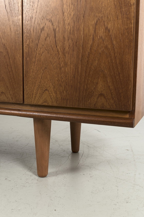 Image 1 of Vintage Meredew dressoir