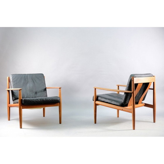 Image 1 of Paar vintage teakhouten en zwart leren fauteuils van Grete Jalk voor France et Søn