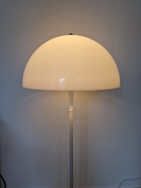 Image 1 of Panthella V. Panton Louis Poulsen vloerlamp