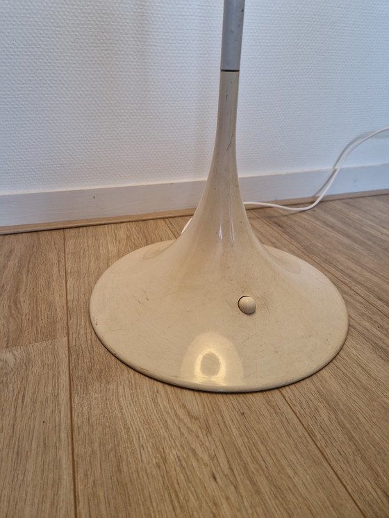 Image 1 of Panthella V. Panton Louis Poulsen vloerlamp