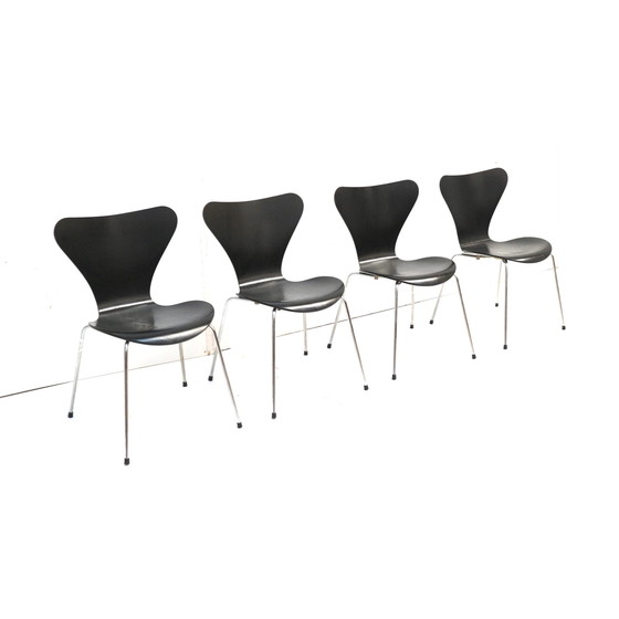 Image 1 of Set van 4 vlinderstoelen van Arne Jacobsen voor Fritz Hansen