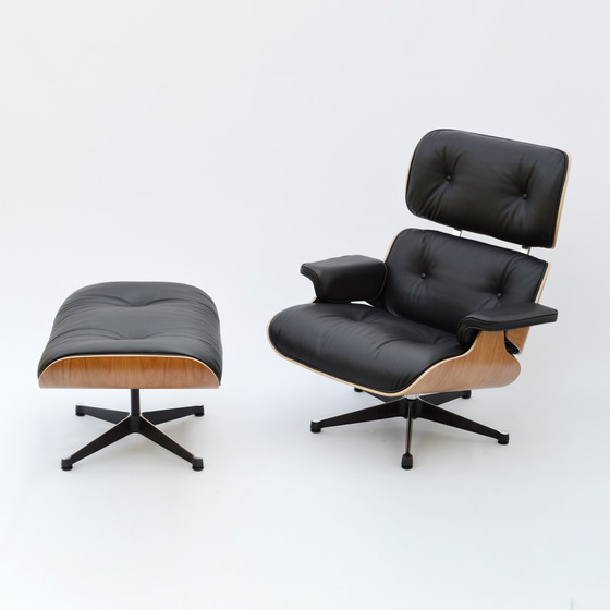 Image 1 of Vitra Eames Lounge Stoel & Ottoman