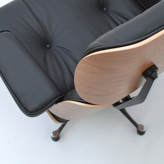 Image 1 of Vitra Eames Lounge Stoel & Ottoman