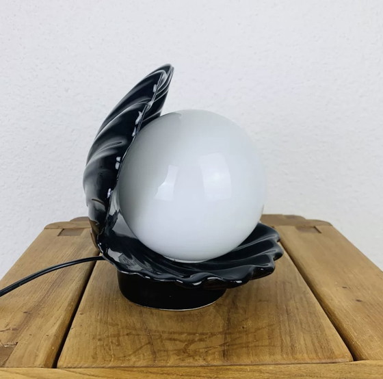 Image 1 of Lamp Shell Zwart Keramiek En Parel Opaline Vintage