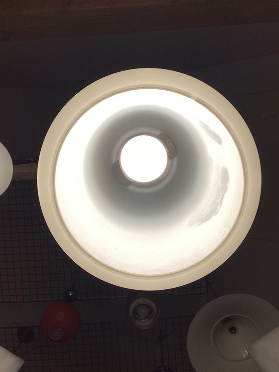 Image 1 of Enorme Zeldzame Mat Wit Glazen Hanglamp Van Peill En Putzler Xl 1960