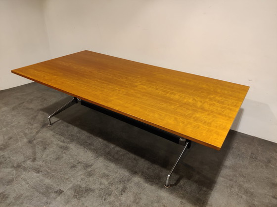 Image 1 of Charles & Ray Eames eettafel of vergadertafel jaren 80