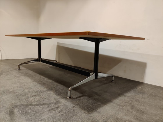 Image 1 of Charles & Ray Eames eettafel of vergadertafel jaren 80