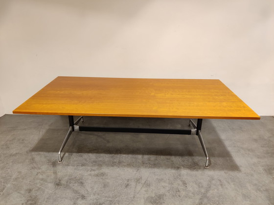 Image 1 of Charles & Ray Eames eettafel of vergadertafel jaren 80