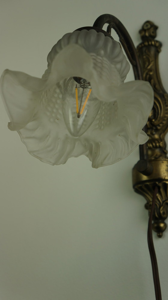 Image 1 of Vintage wandlamp bloem design melkglas art nouveau stijl