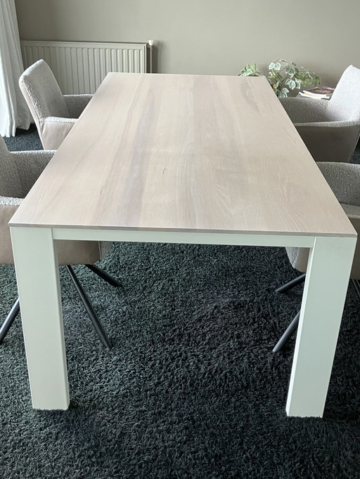 Eettafel Edge Van Bert Plantagie 