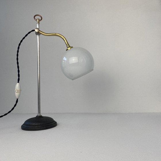 Image 1 of Antieke Opklapbare Lamp & Vintage Opaline