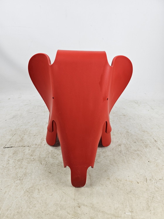 Image 1 of Vitra Olifant Hard Kunststof Rood