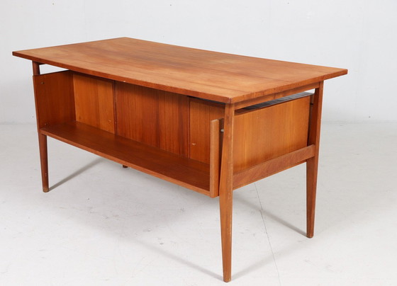 Image 1 of Teakhouten bureau voor Møbelfabrikken Toften, Denemarken, jaren 1960