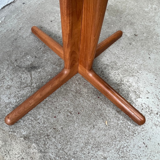 Midcentury eettafel rond met middenpoot, teak 100 cm 