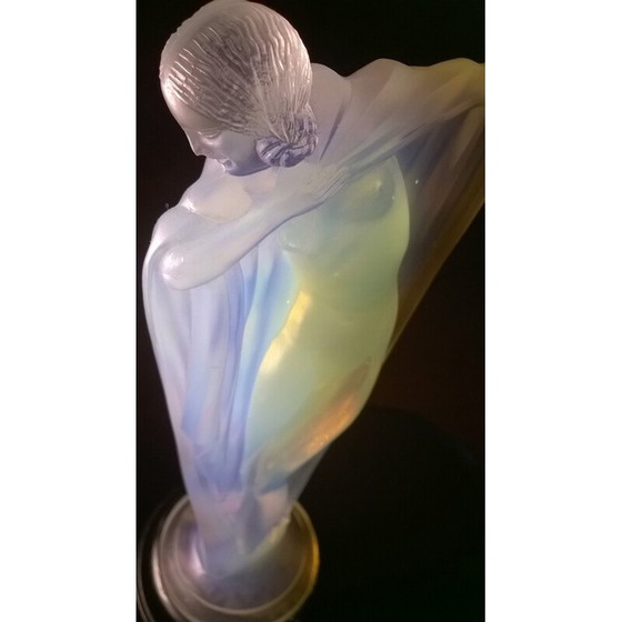 Image 1 of Vintage gedrapeerde naaktmascotte in opalescent glas van Edmond Etling, Frankrijk 1920