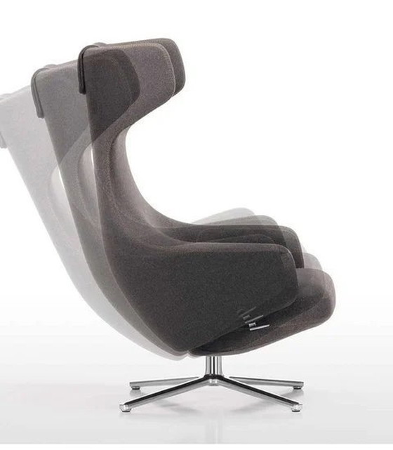 Image 1 of Vitra Grand Repos + Ottoman Stof Kvadrat Hallingdal Showmodel 