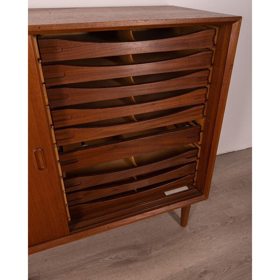 Image 1 of Vintage teakhouten dressoir met drie schuifdeuren, 1970