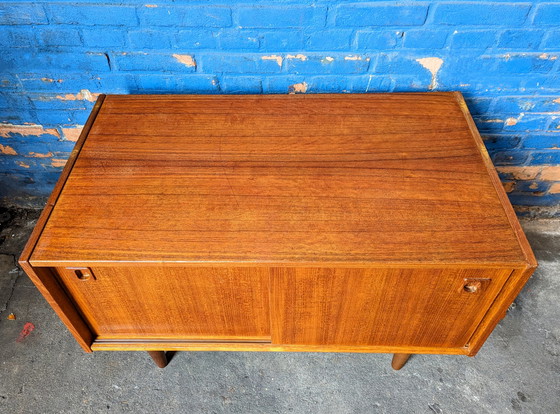 Image 1 of Vintage dressoir