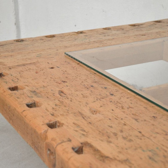 Image 1 of Vintage salontafel van massief hout en zwart staal