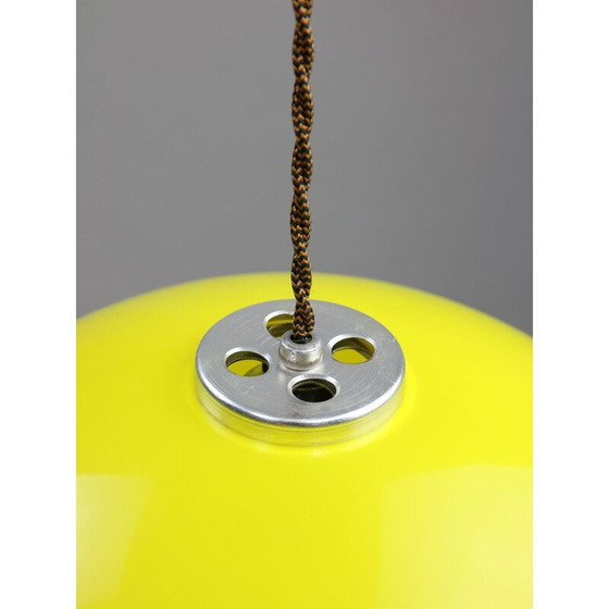Image 1 of Vintage Space Age hanglamp van geel plexiglas, 1970