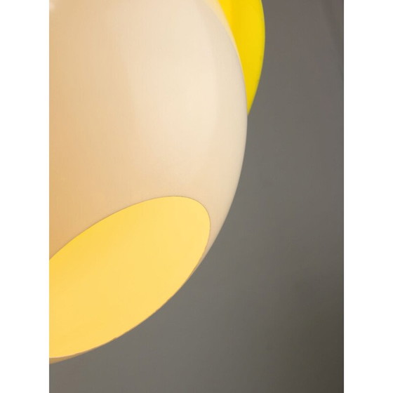 Image 1 of Vintage Space Age hanglamp van geel plexiglas, 1970