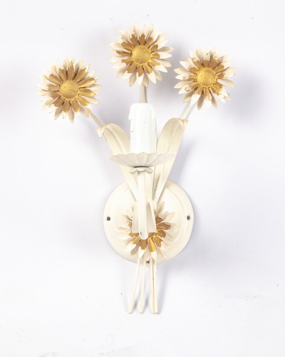 Image 1 of Witte hanglamp en wandlamp van Metaal met bloemenlook, jaren 70