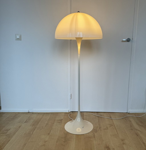 Louis Poulsen Panthella Lamp