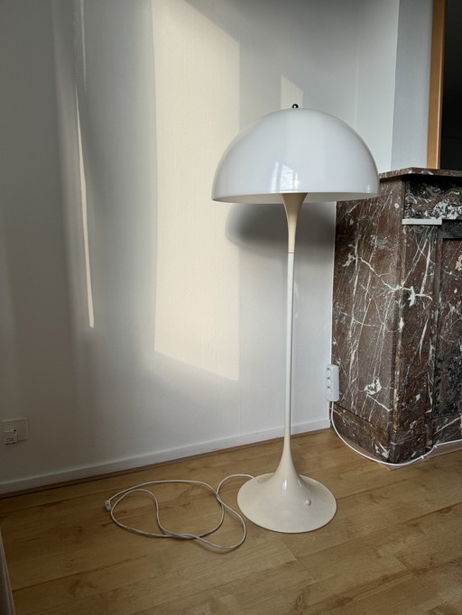 Louis Poulsen Panthella Lamp