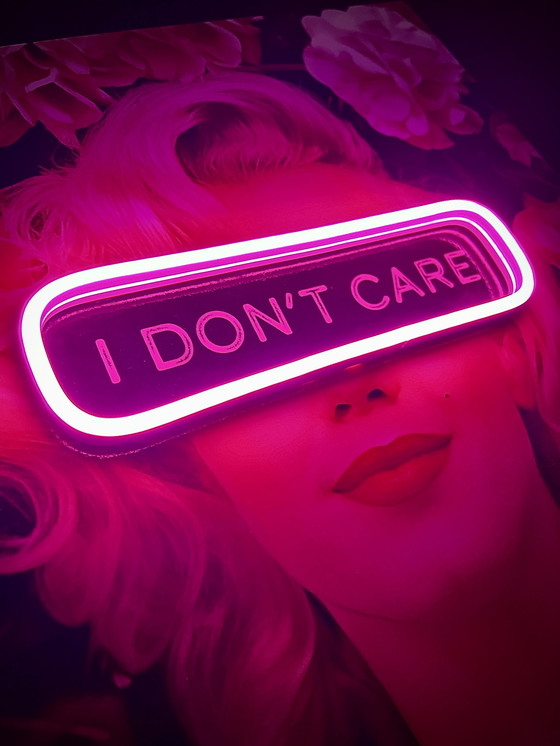 Image 1 of LedMansion Marilyn I Don't Care Purple PopArt Muurkunst Led Lamp