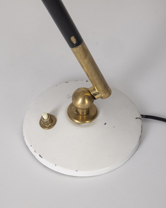 Image 1 of Vintage 1960S tafellamp in messing en wit metaal Italiaans ontwerp