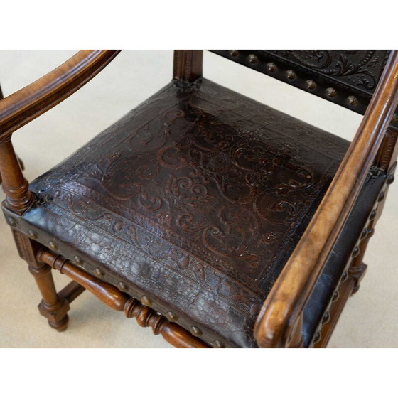 Image 1 of Paar oude walnotenhouten en leren fauteuils, 19e eeuw