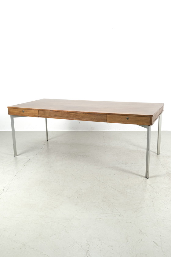 Image 1 of Vintage minimalistisch bureau