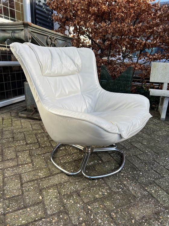 Image 1 of Lederen loungefauteuil uit de jaren zeventig 