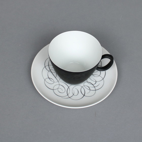 Image 1 of Raymond Loewy (1893-1986) set van 4, thee kop en schotels, Rosenthal Continental China, Script / Charcoal, Germany 