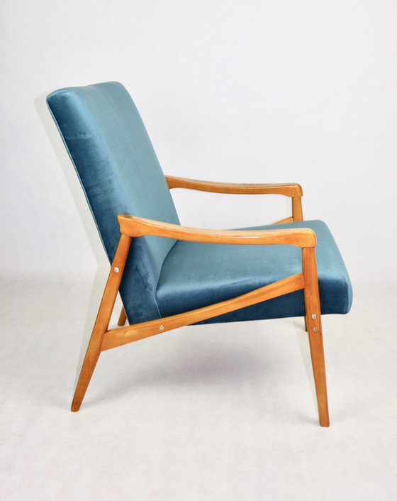 Image 1 of Tsjechisch model fauteuil in oceaanblauw, toegeschreven aan Jiri Jiroutek, 1970S